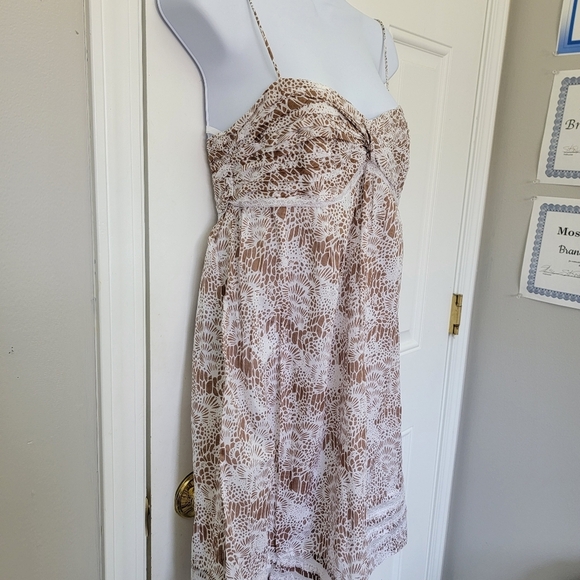NWT LOFT Tan White Spaghetti Straps Lace Trim Ruffle Chest Sundress Size 0 - Picture 4 of 11